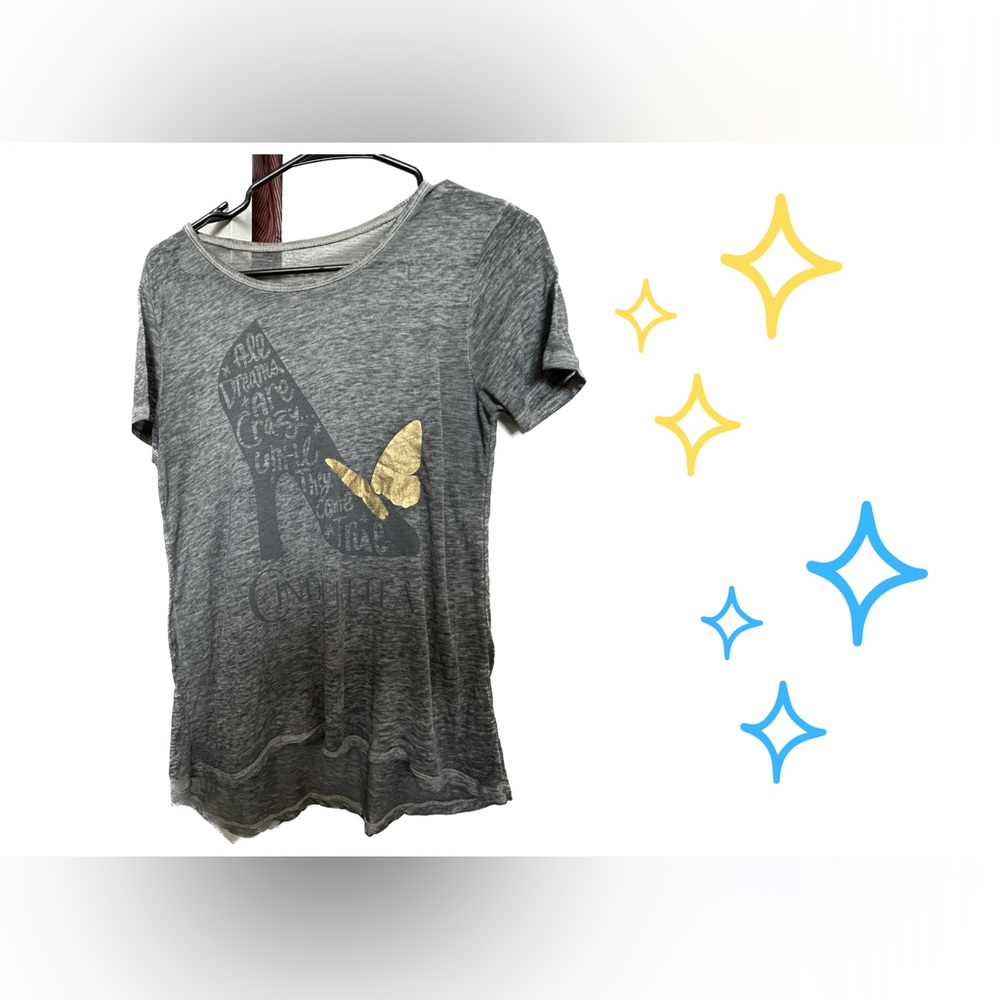 Disney Graphic Tee 👑